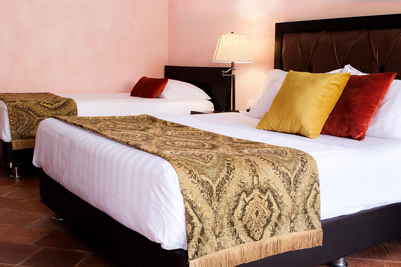 Hotel Dona Manuela Момпос Экстерьер фото