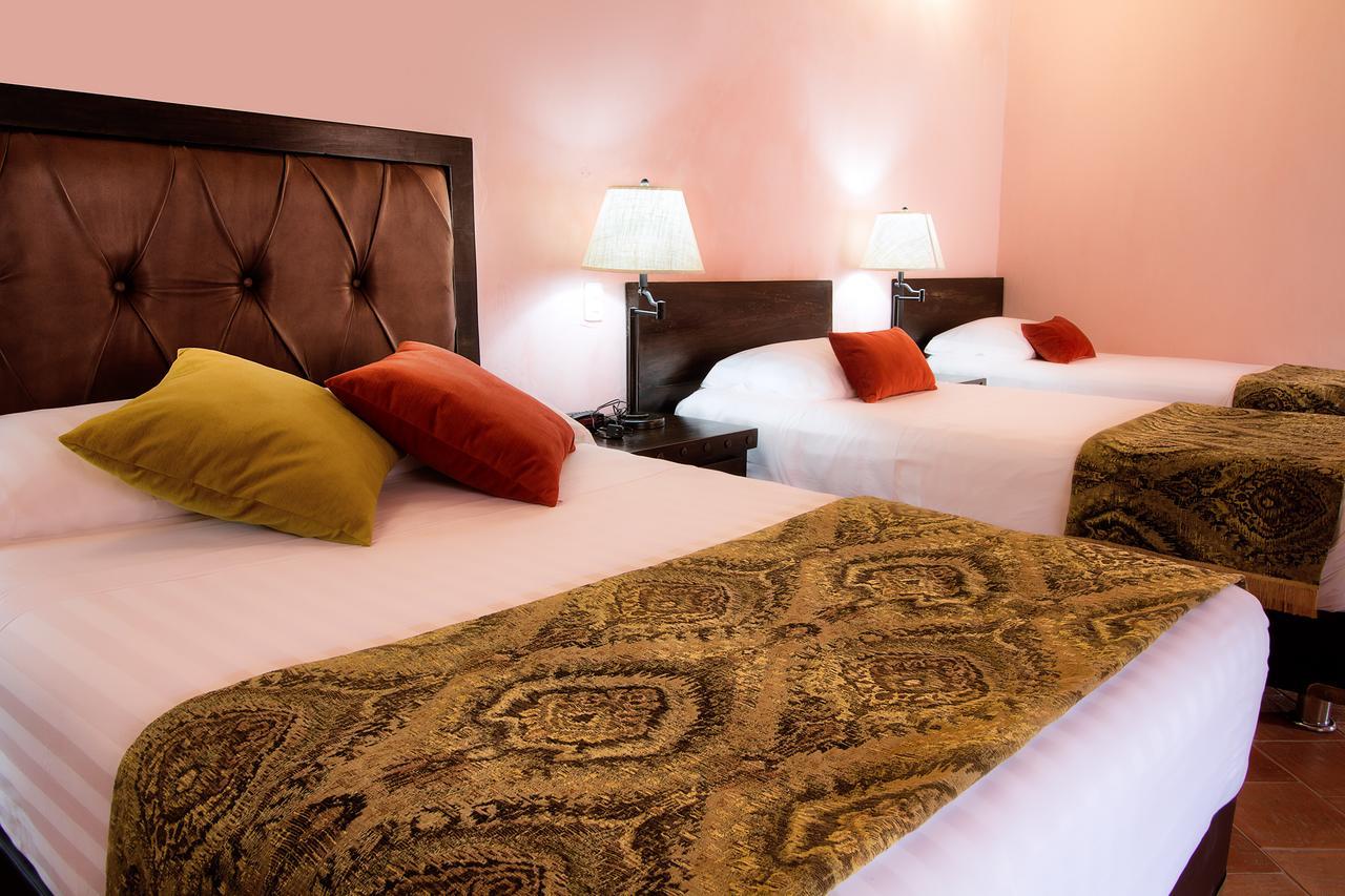 Hotel Dona Manuela Момпос Экстерьер фото